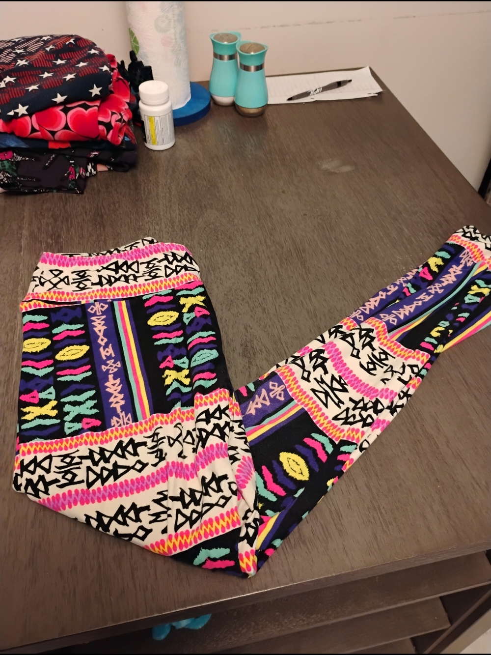 LuLaRoe Black Multi-Color Graphic Print Leggings